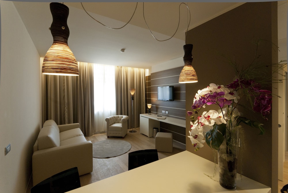 Family Studio Suite