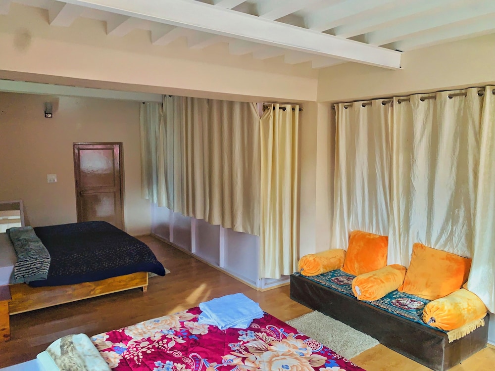 Family Room, Garden View