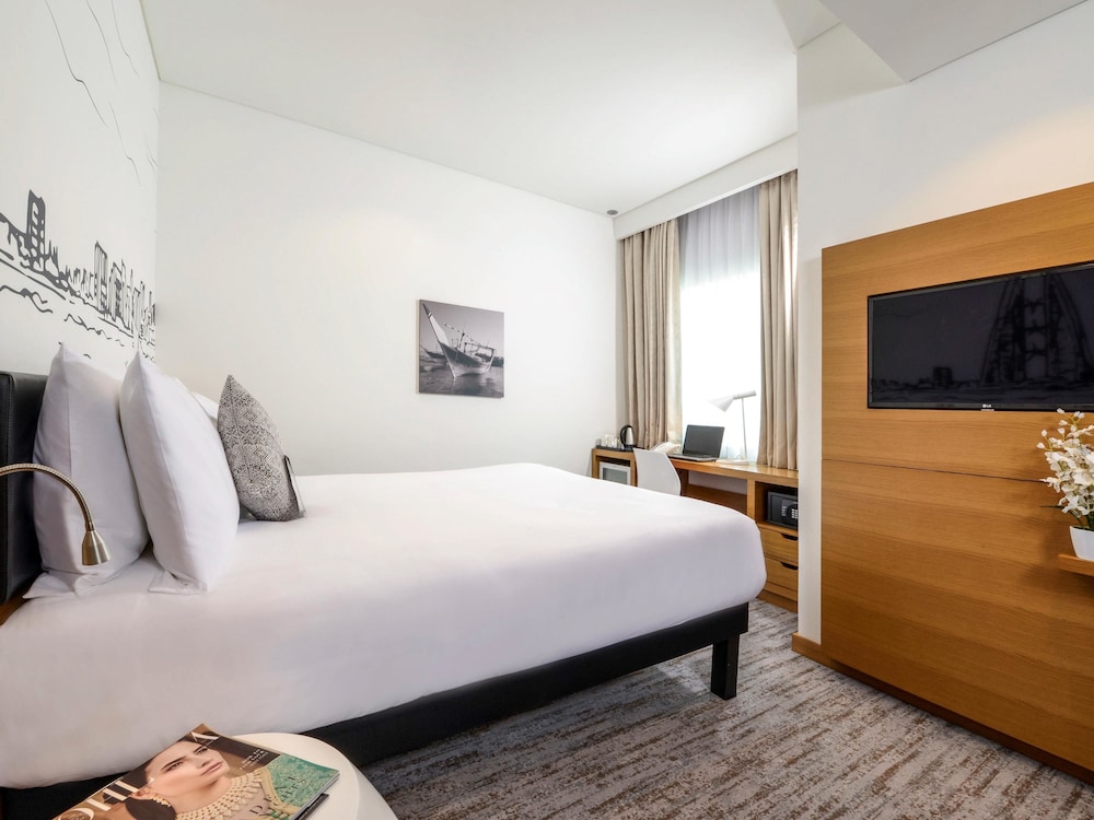 Superior Room, 1 King Bed, Sea View photo 2