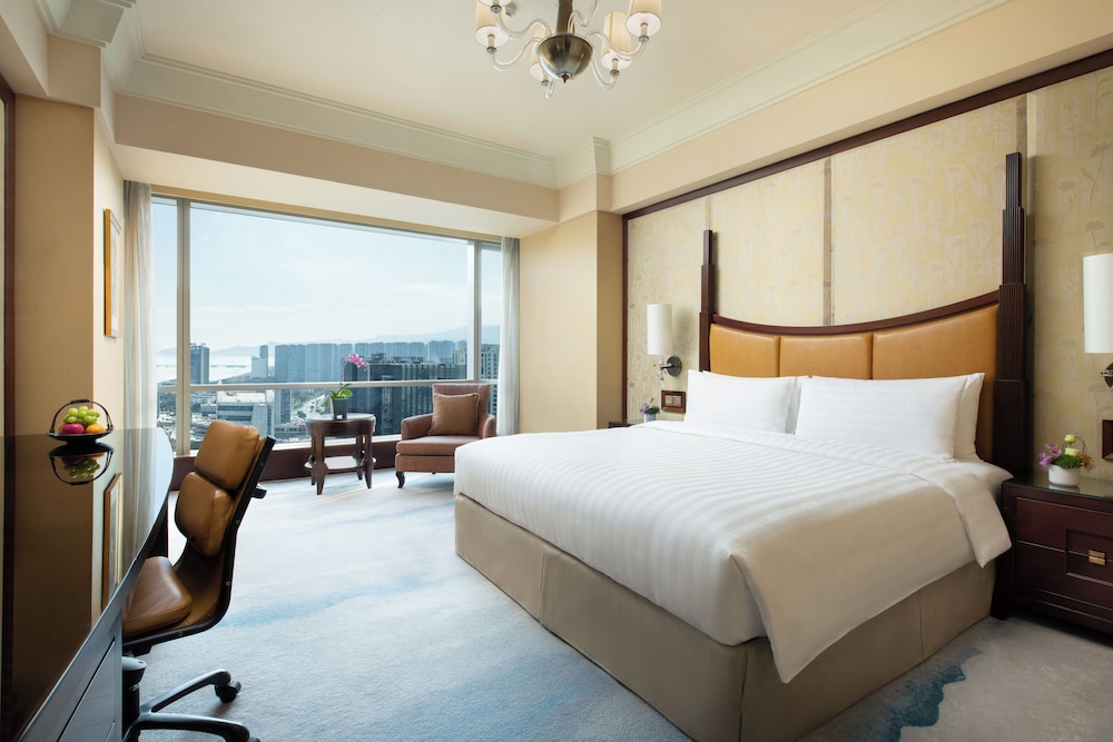 Deluxe Room, 1 King Bed - Photo 1