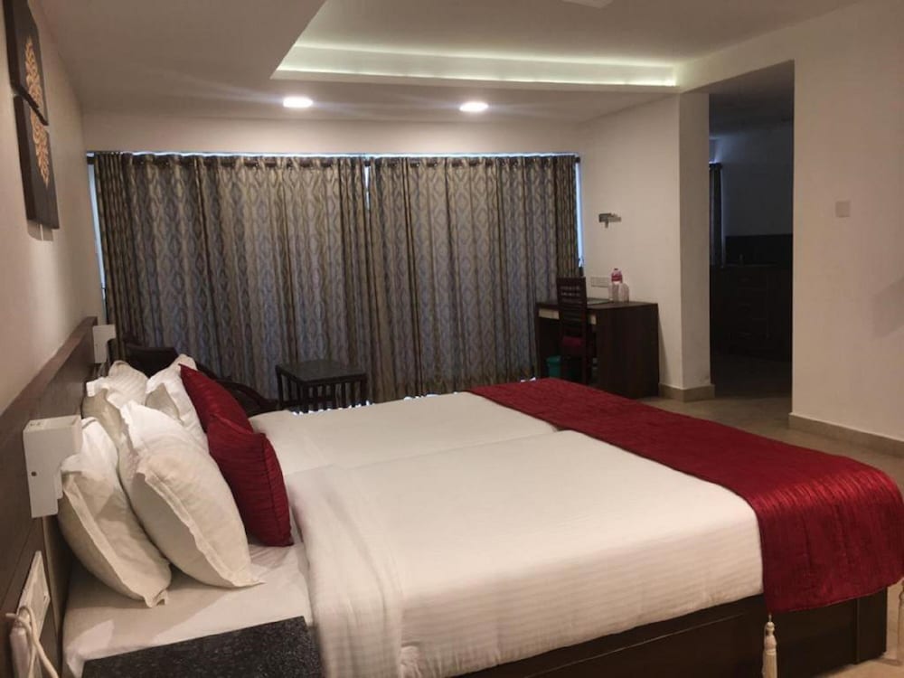 Executive Room - Photo 18
