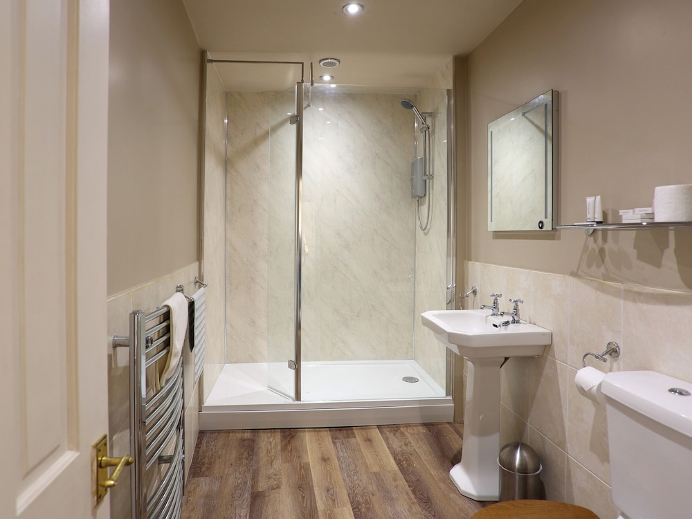 Family Suite, Ensuite - Photo 6