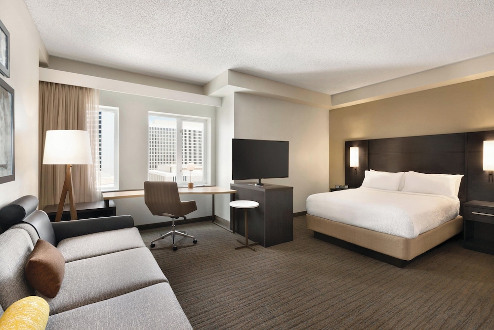 Room, 1 Queen Bed with Sofa bed, City View - Photo 4