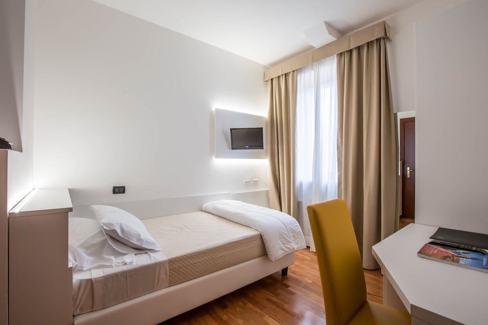 Classic Single Room, Accessible photo 1