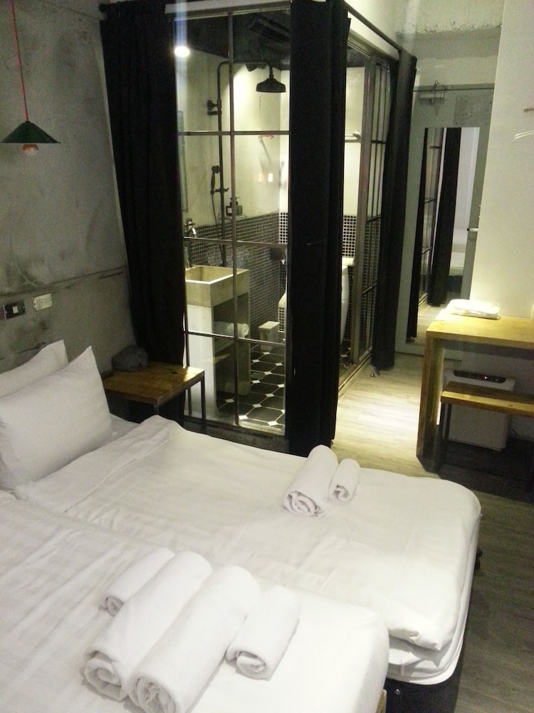 Basic Triple Room (1 double and 1 extra bed)