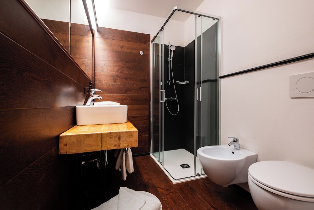Economy Triple Room - Photo 4