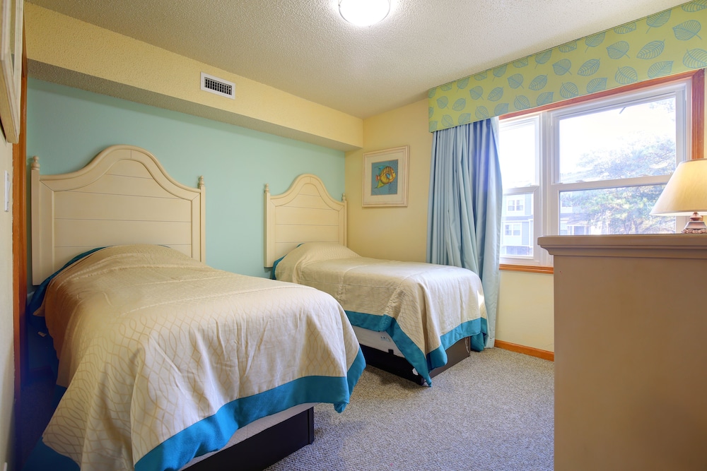 Family Condo, 2 Bedrooms, Resort View photo 3