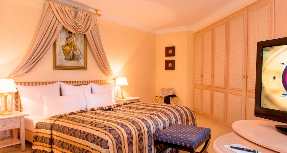 Junior Suite, 1 King Bed photo 1