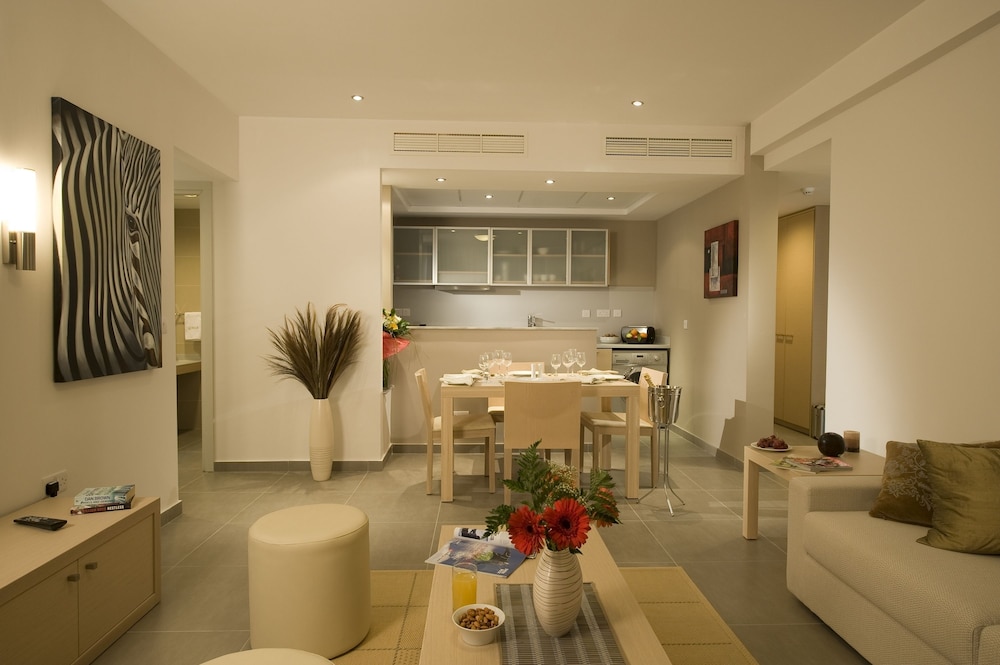 Superior Suite, 1 Bedroom, Balcony (Inland View) - Photo 1
