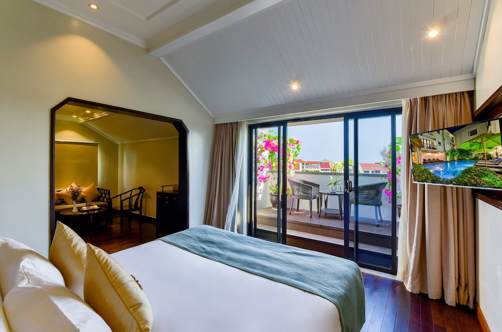 Suite, Balcony, River View photo 1