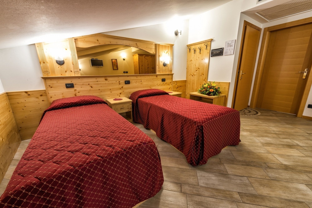 Standard Triple Room, Mountain View photo 3