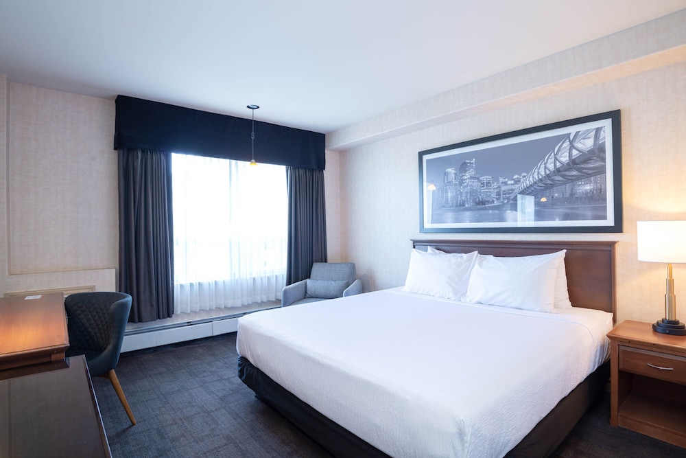 Standard Room, 1 King Bed - Photo 1