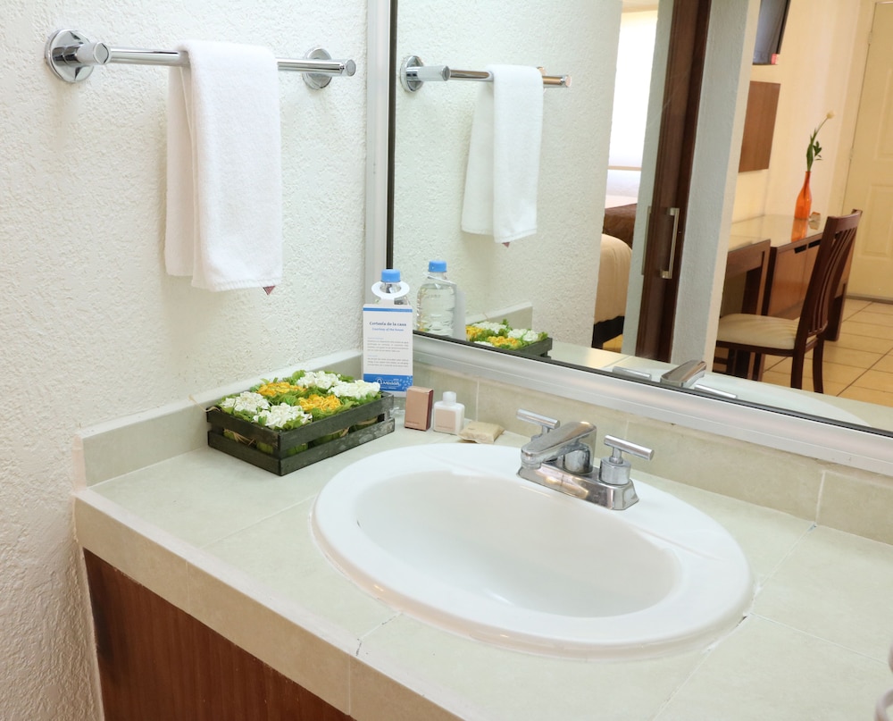 Room (Dog Friendly) - Photo 2