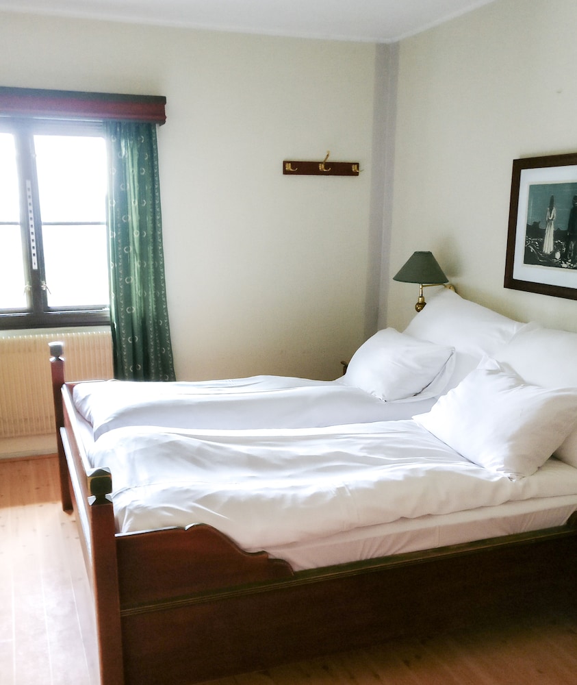 Economy Double Room photo 2