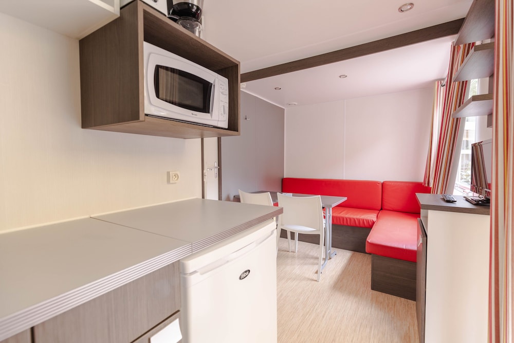 Mobile Home (Sloop) photo 3