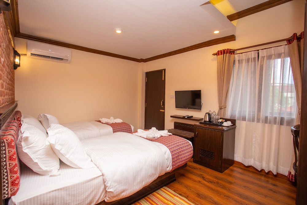 Deluxe Double Or Twin Room - Photo 12