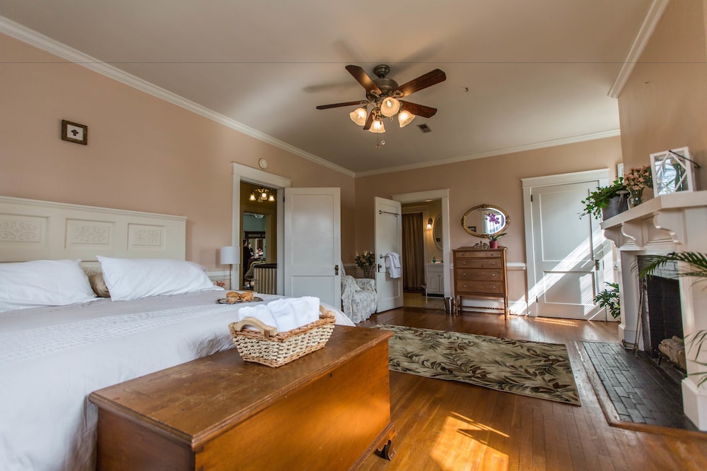 Suite, Private Bathroom (Master Suite with Private Bath) photo 3