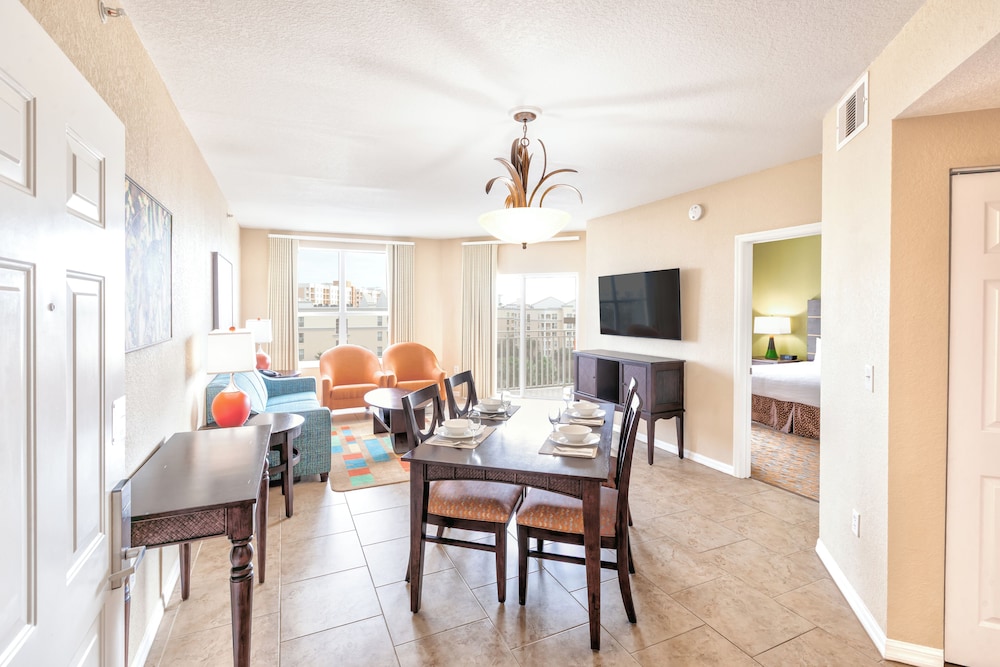 King One Bedroom Suite, Kitchenette - Photo 1