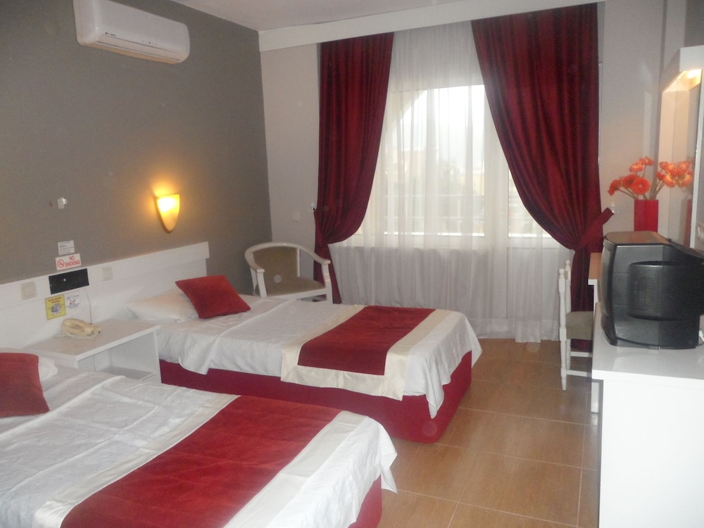 Standard Double or Twin Room photo 1