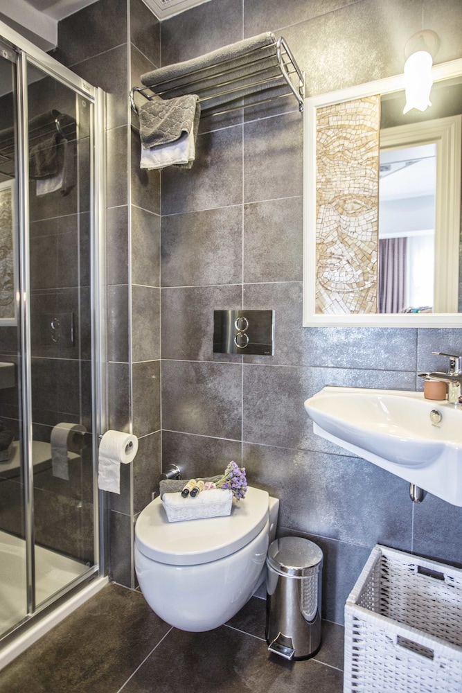 Deluxe Double or Twin Room, Non Smoking, Sea View photo 2