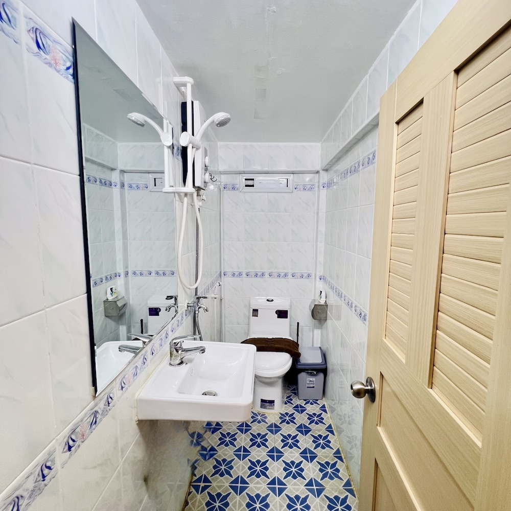 Standard Double Room - Photo 5