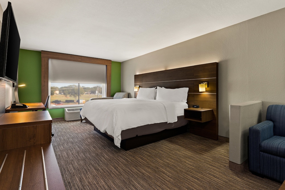 Suite, 1 King Bed (Living Area) - Photo 2