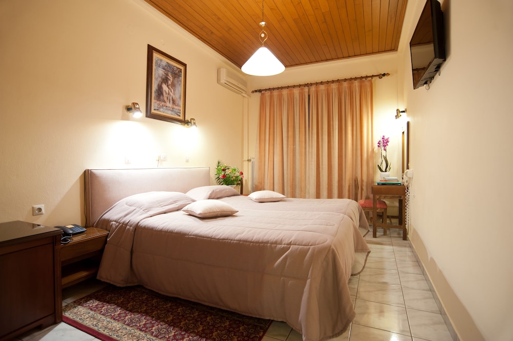 Standard Double or Twin Room - Photo 2