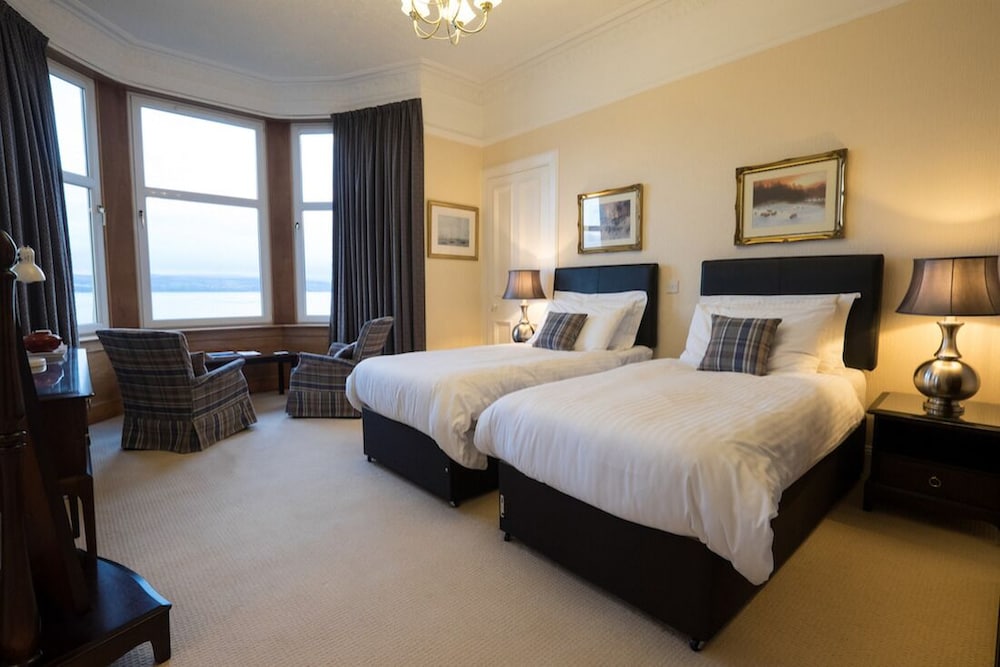 En suite double or twin sea view (Shower only)