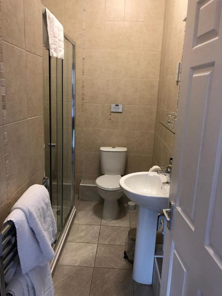 Standard Twin Room - Photo 4