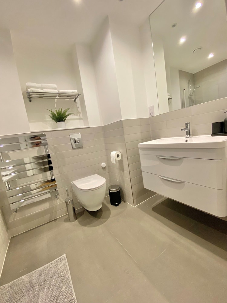 Basic Double Room (Private External Bathroom) photo 2