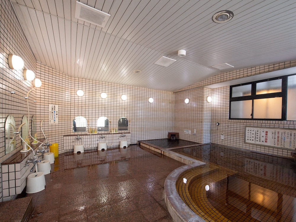 Traditional Twin Room, Non Smoking - Photo 7