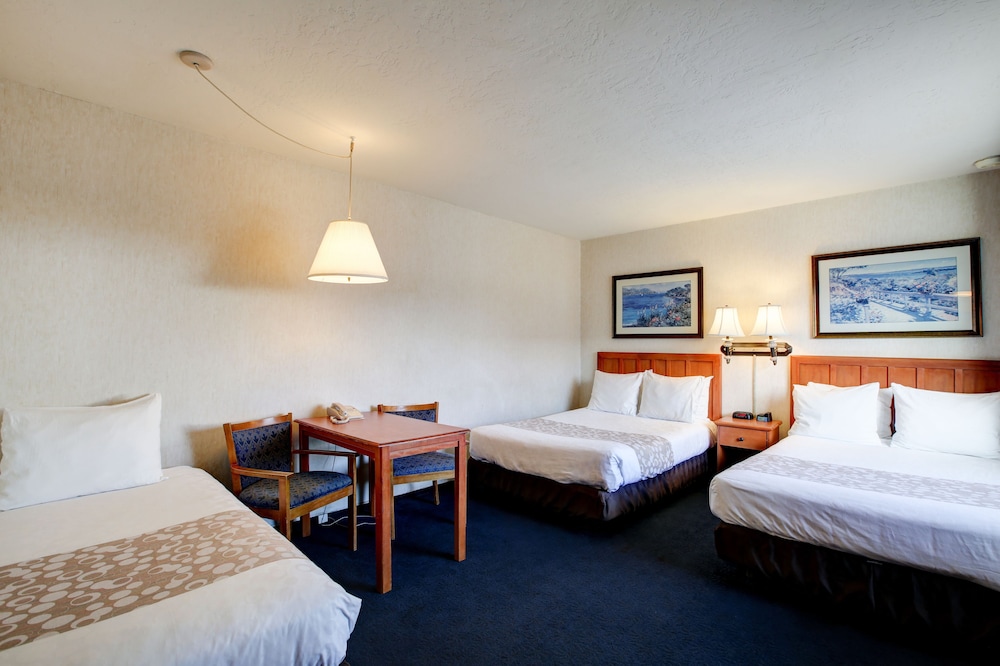 Family Triple Room photo 2