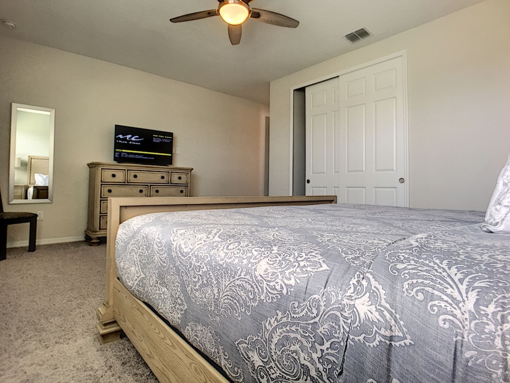 House, Multiple Beds