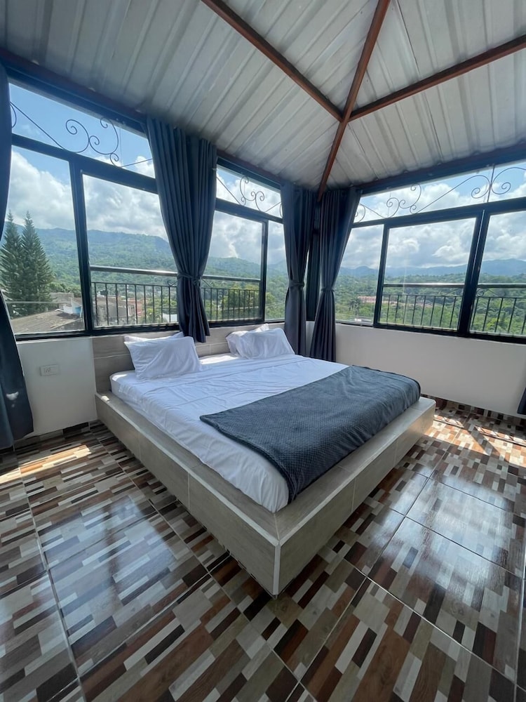Deluxe Room, Hill View photo 1
