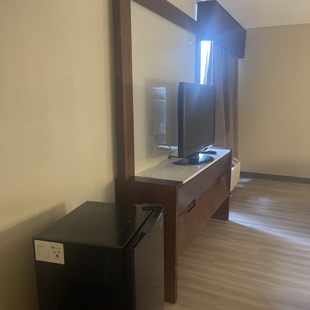 Suite, 2 Double Beds, Non Smoking - Photo 7