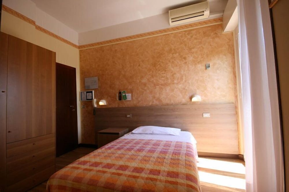 Double or Twin Room, Hill View photo 3