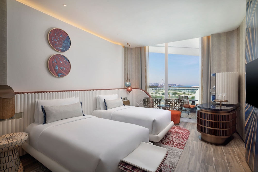 Deluxe Room, 2 Twin Beds, Balcony, Harbor View