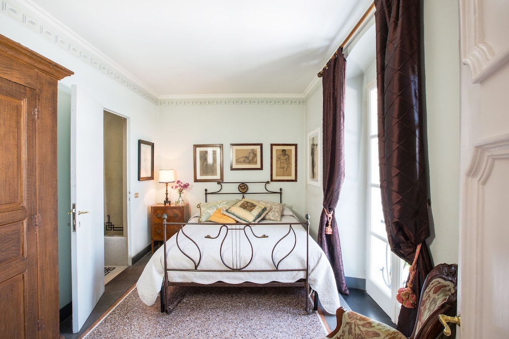 Comfort Double Room, Ensuite, Sea View (Manarola)