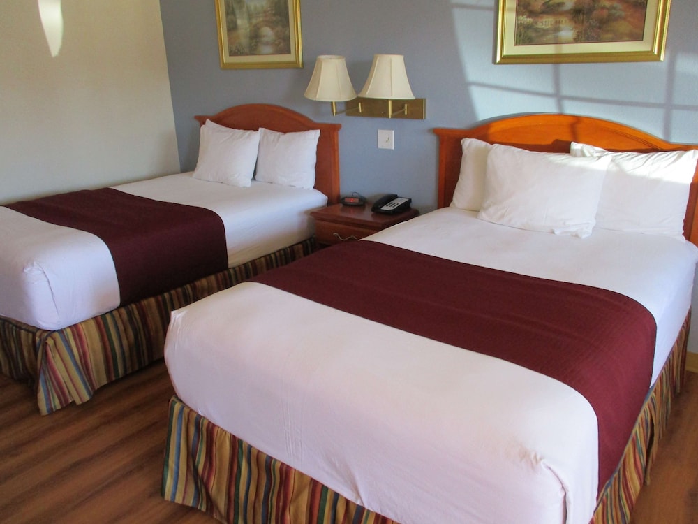 Standard Room, 2 Double Beds, Smoking, Refrigerator & Microwave - Photo 3
