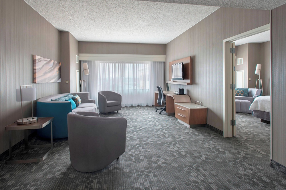 Suite, 1 Bedroom photo 1