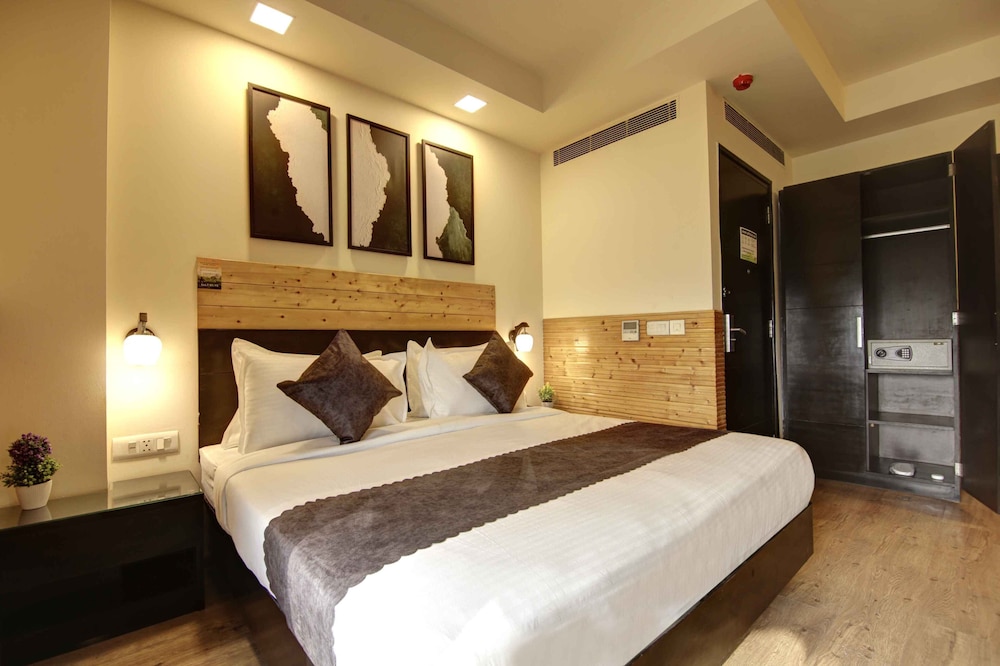 Deluxe Room - Photo 9