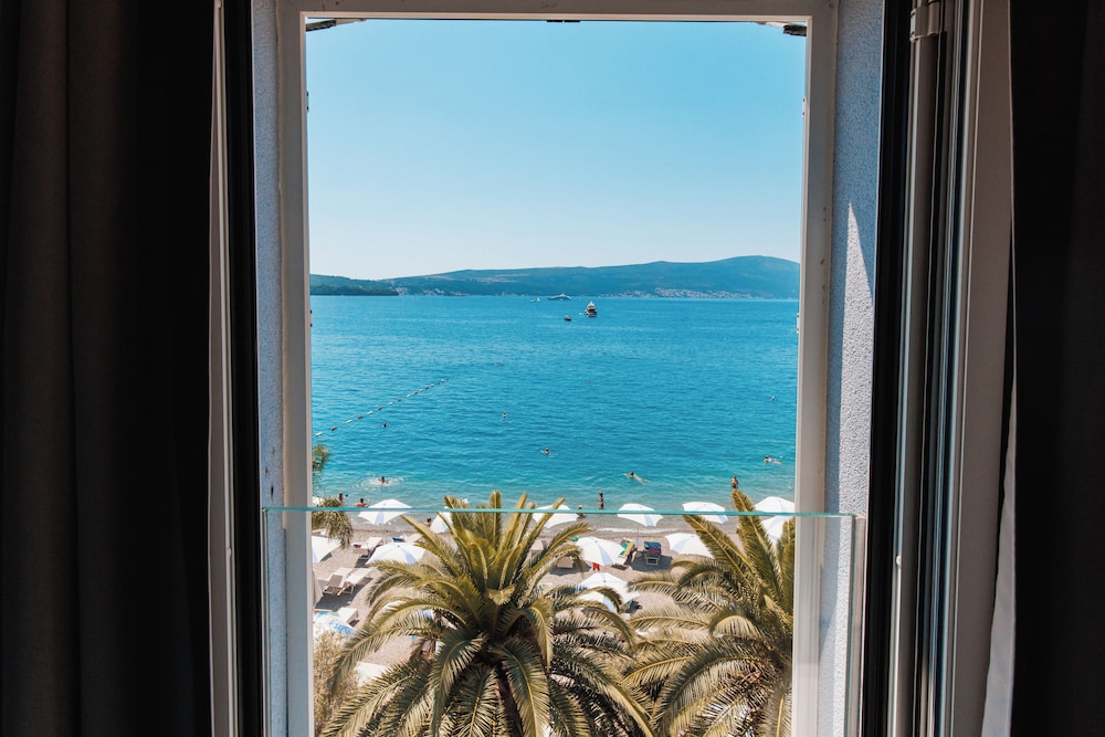 Standard Double Room with Sea View photo 2
