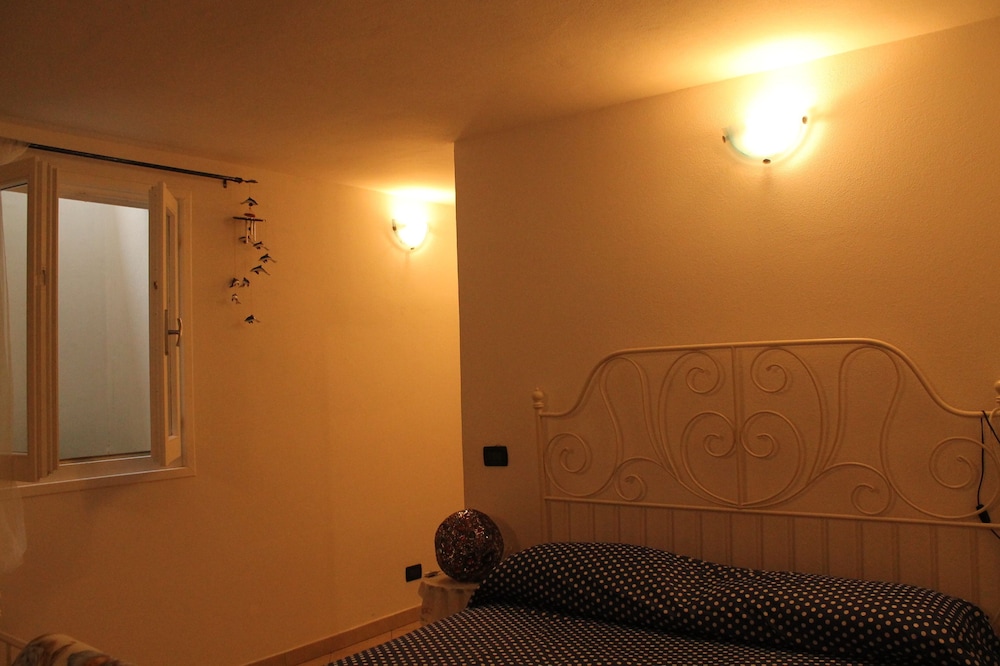 Double Room, Shared Bathroom, Garden View