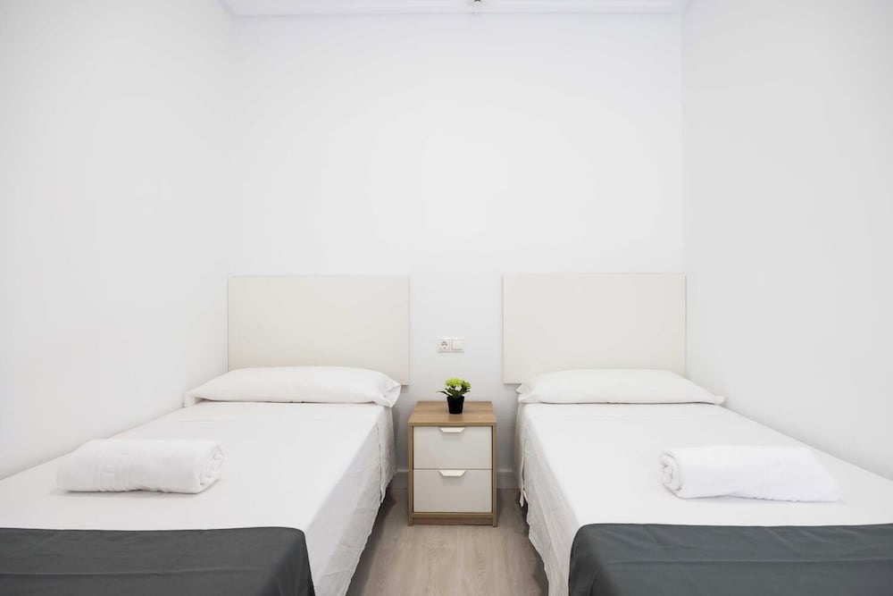 Basic Apartment photo 2