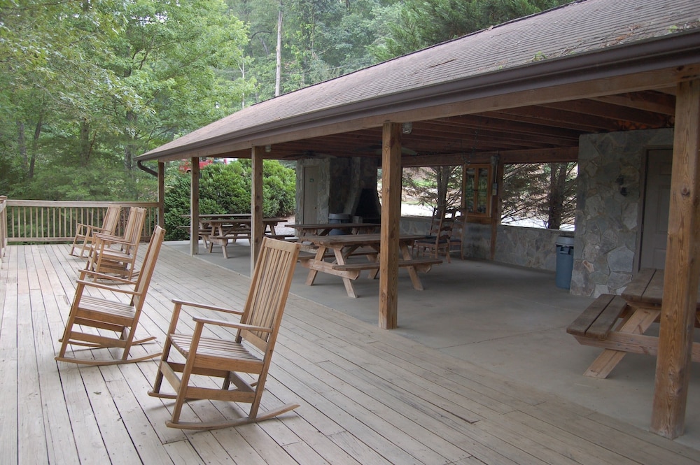 Cabin, 3 Bedrooms photo 3