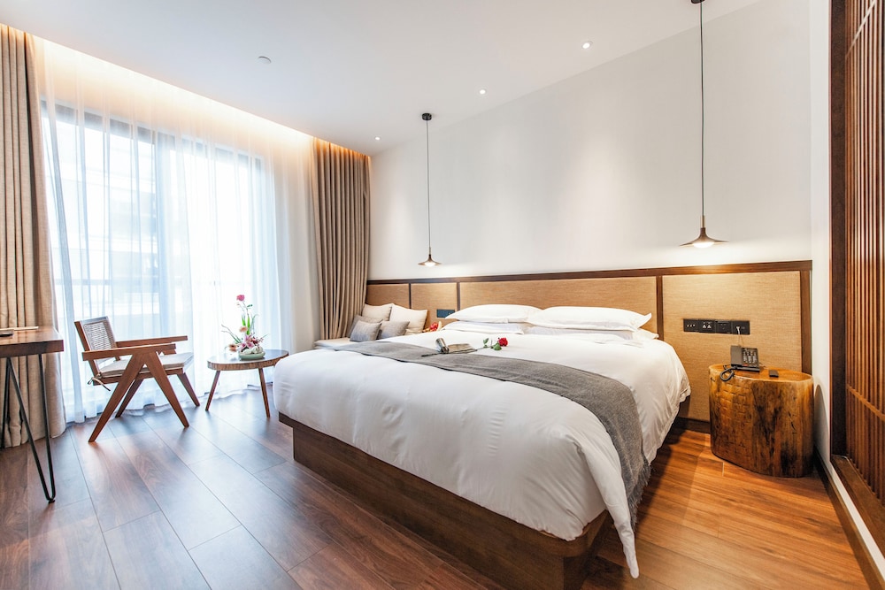 Standard Double Room, Balcony, City View