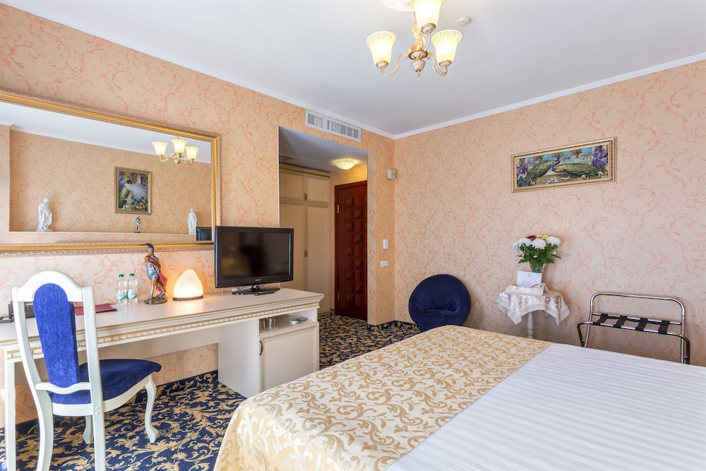Grand Room, 1 Bedroom, City View