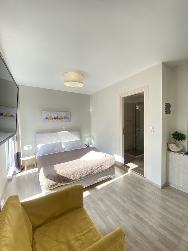 Senior Studio Suite, 1 Bedroom, Non Smoking photo 2