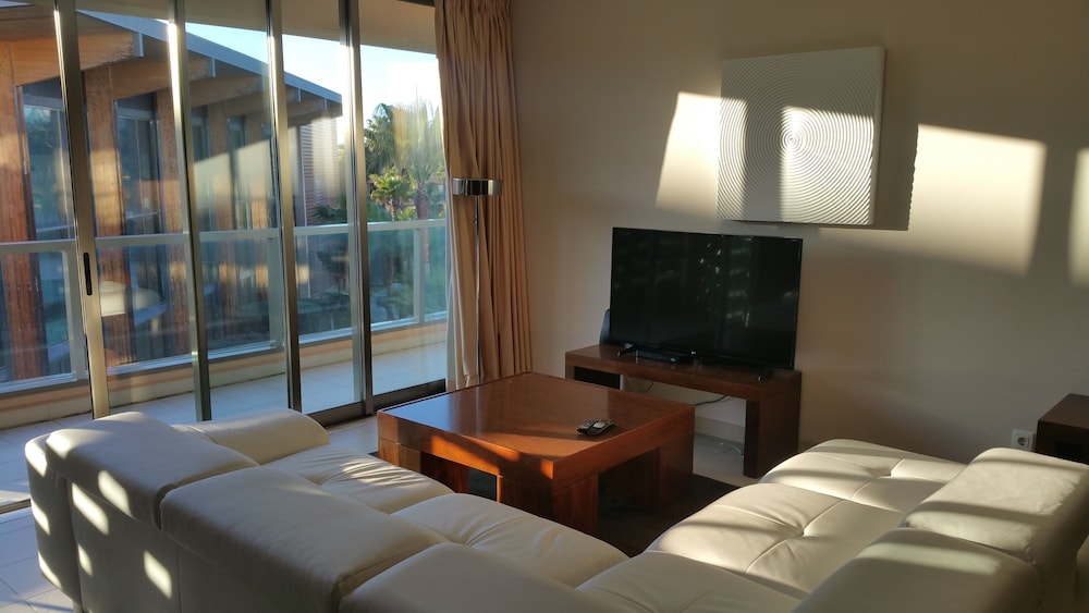 Deluxe Apartment, 2 Bedrooms (2)