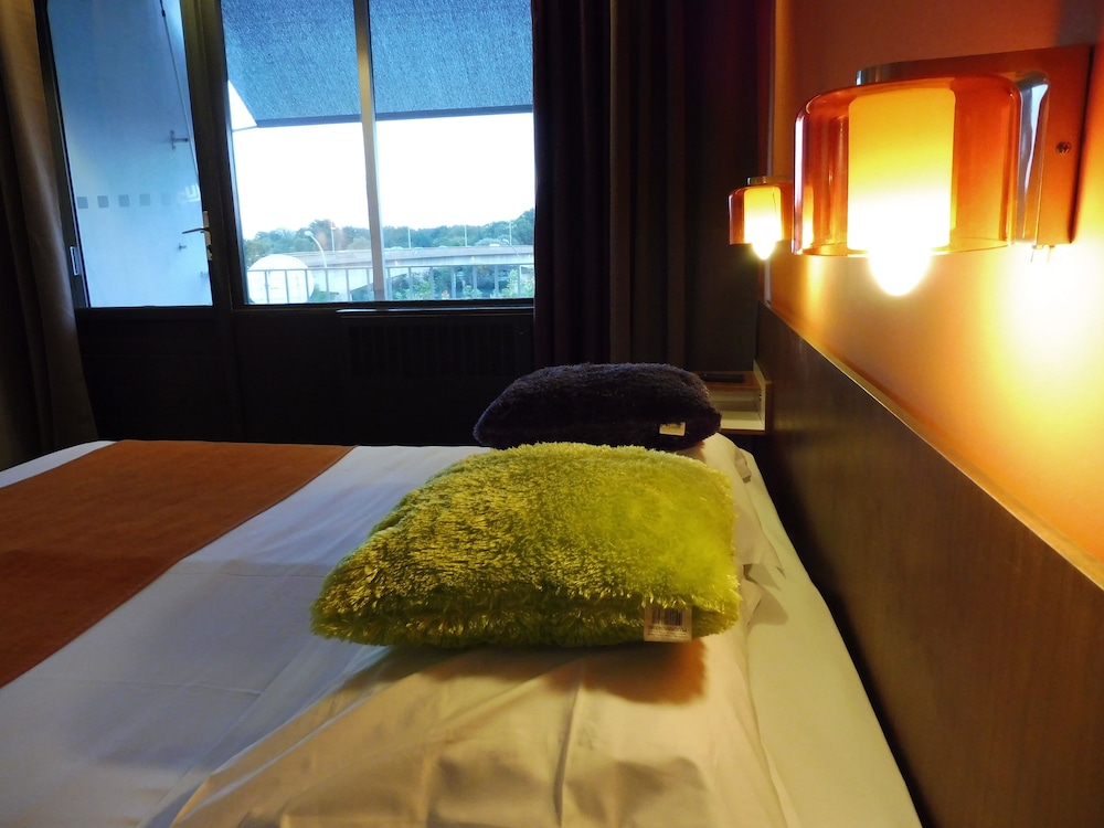 Standard Double Room, River View - Photo 3